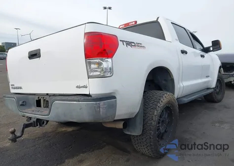 2011 Toyota Tundra Grade 5.7L V8 z USA, uszkodzony, nr VIN 5TFDY5F10BX182879